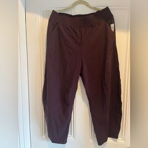 Old Navy high waisted Sleektech Barrell Ankle Pants -L
